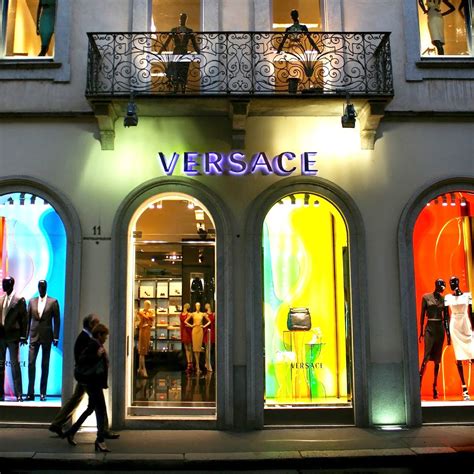 versace milano via montenapoleone|versace milano menu.